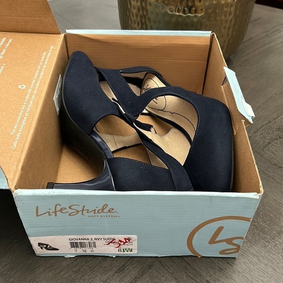 LIFESTRIDE Giovanna 2 Pumps (WIDE) - Picture 2 of 9